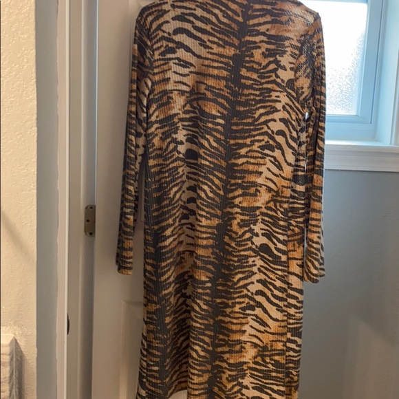 Leopard Print Cardigan - Picture 2 of 3